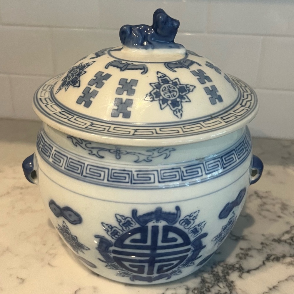 Zhongguo Chinese Ginger Jar Longevity Lid Foo Dog Bats Rare Find Vintage